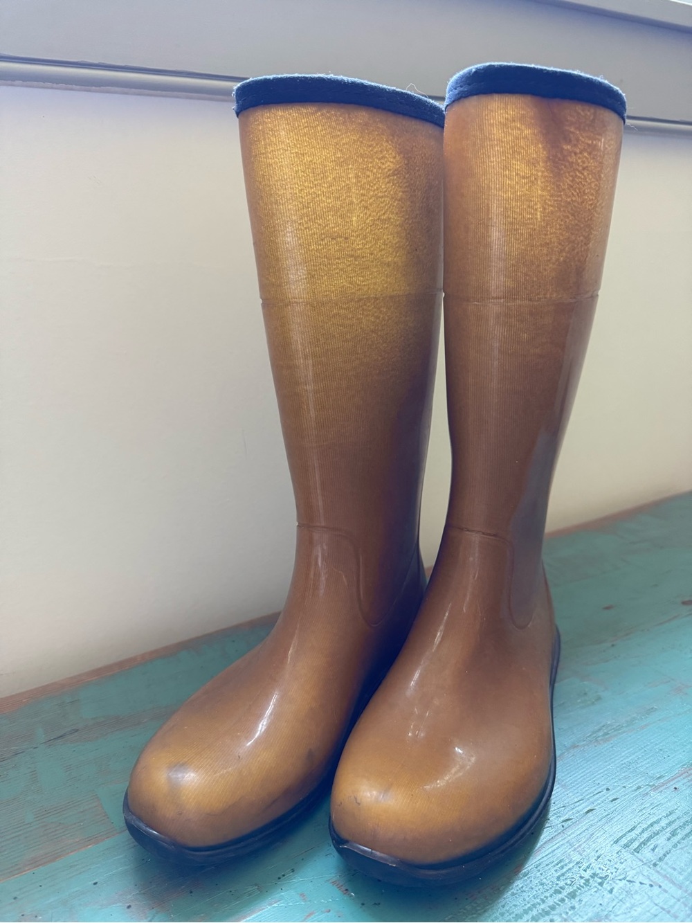 Kamik Rain Boots size 8